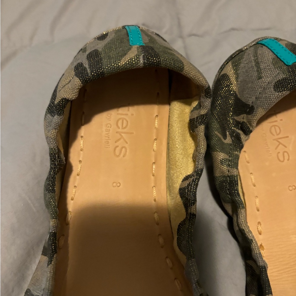 Metallic camo tieks